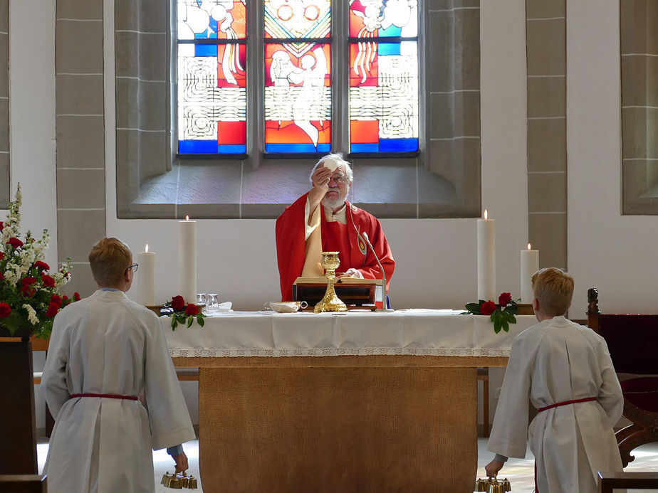 Pfingsten in der renovierten Stadtpfarrkirche St. Crescentius (Foto: Karl-Franz Thiede)